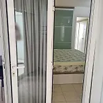Sunny 3bed In The With The Ocean View On The 1st Coastline شقة *