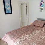 Sunny 3bed In The With The Ocean View On The 1st Coastline شقة